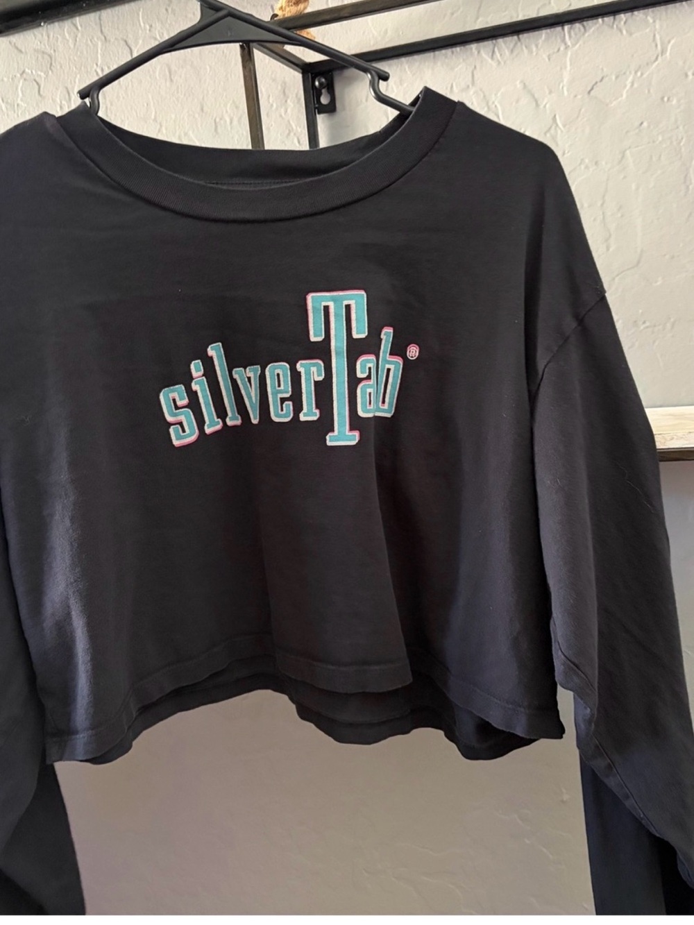 SilverLab Black Cropped Long-Sleeve Logo Tee